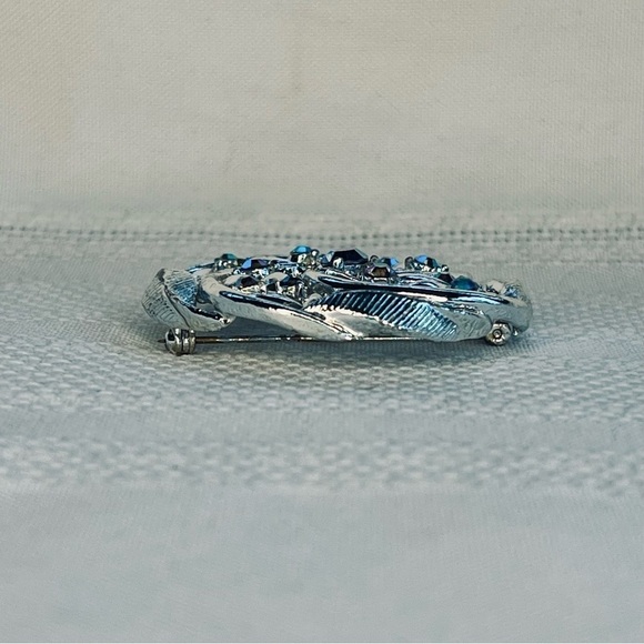 💥SALE VTG‎ AB Brooch Round Silver-tone EUC - Picture 3 of 5